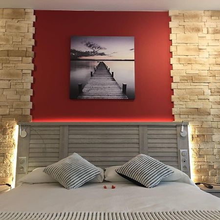 Hotel Terranostra ตาฮาสกง-ซูร์-อารีแยฌ ภายนอก รูปภาพ