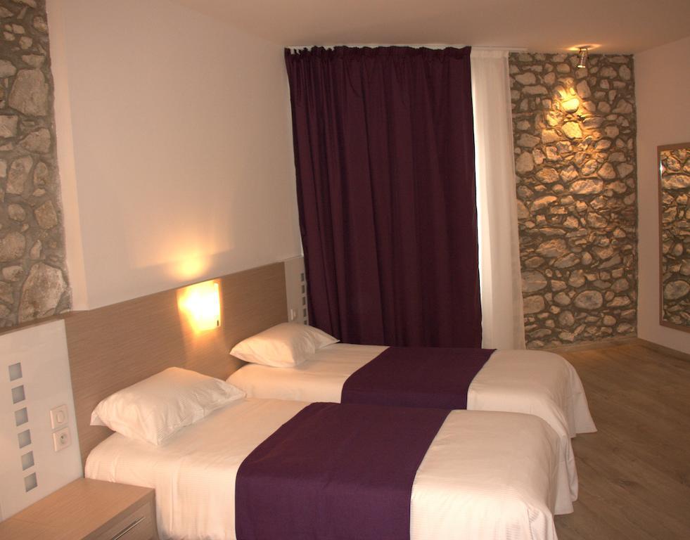 Hotel Terranostra ตาฮาสกง-ซูร์-อารีแยฌ ห้อง รูปภาพ