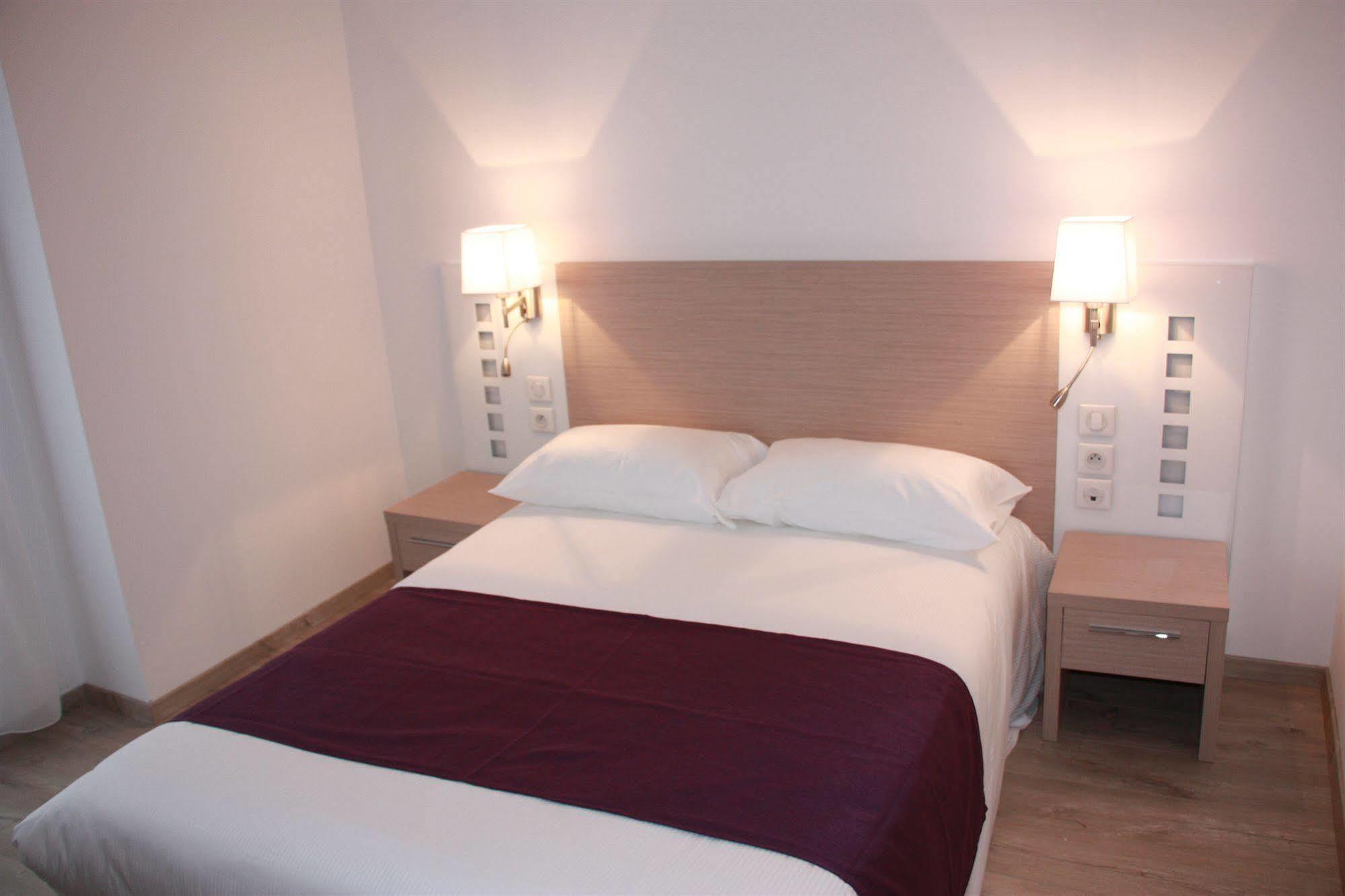 Hotel Terranostra ตาฮาสกง-ซูร์-อารีแยฌ ภายนอก รูปภาพ